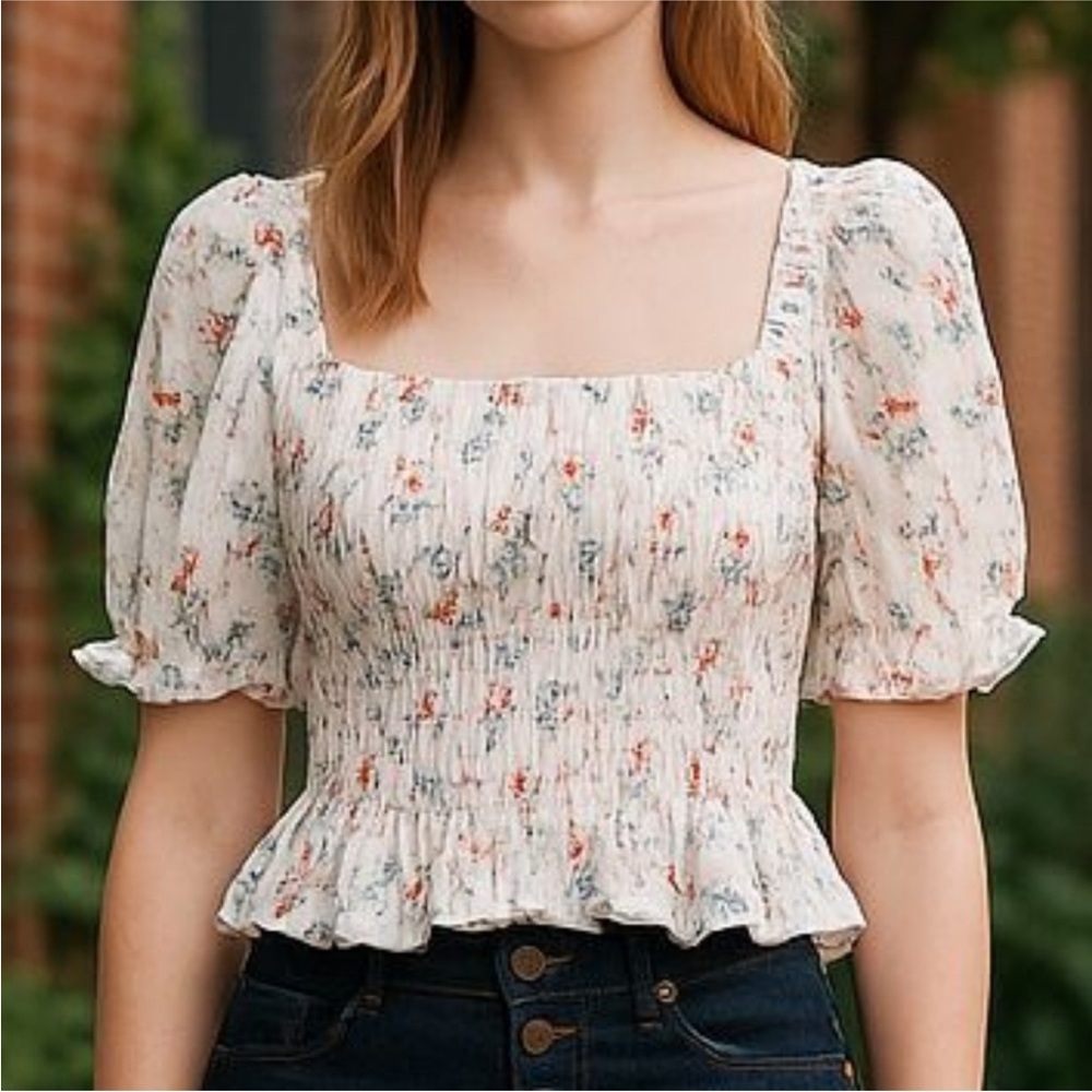 WAYF White Floral Smocked Puff Sleeve Blouse